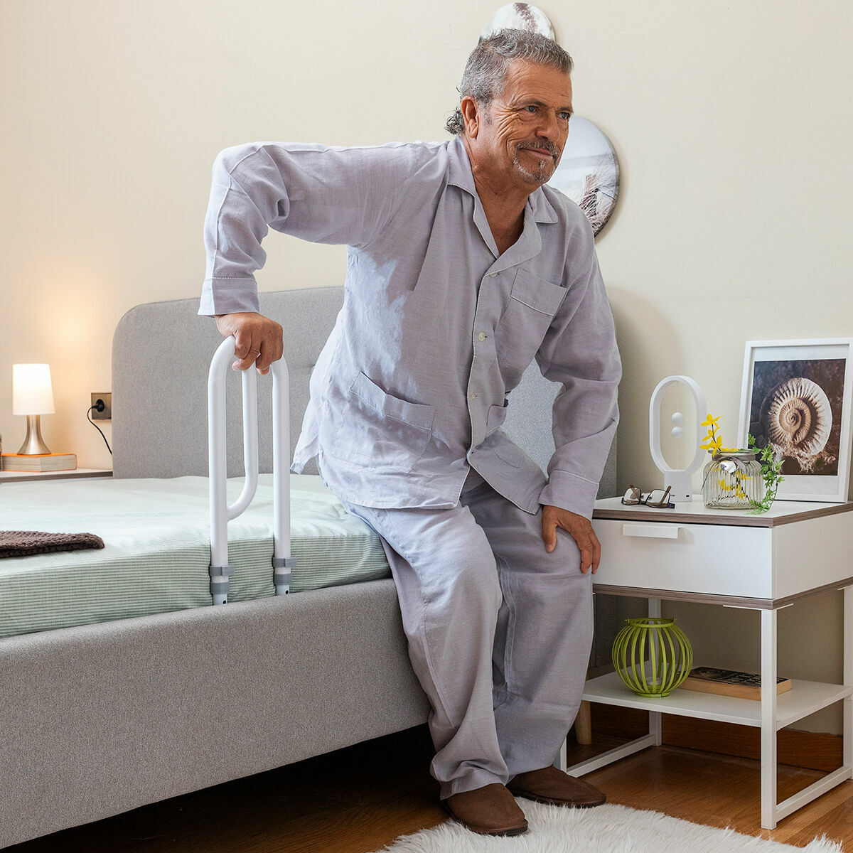 InnovaGoods Beddaid Sicherheitsbügel für das Bett – Seitenansicht