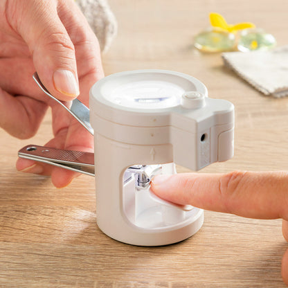 InnovaGoods Clail Nagelknipser mit LED-Licht, 8-facher Lupe und Metallfeile – Produktansicht