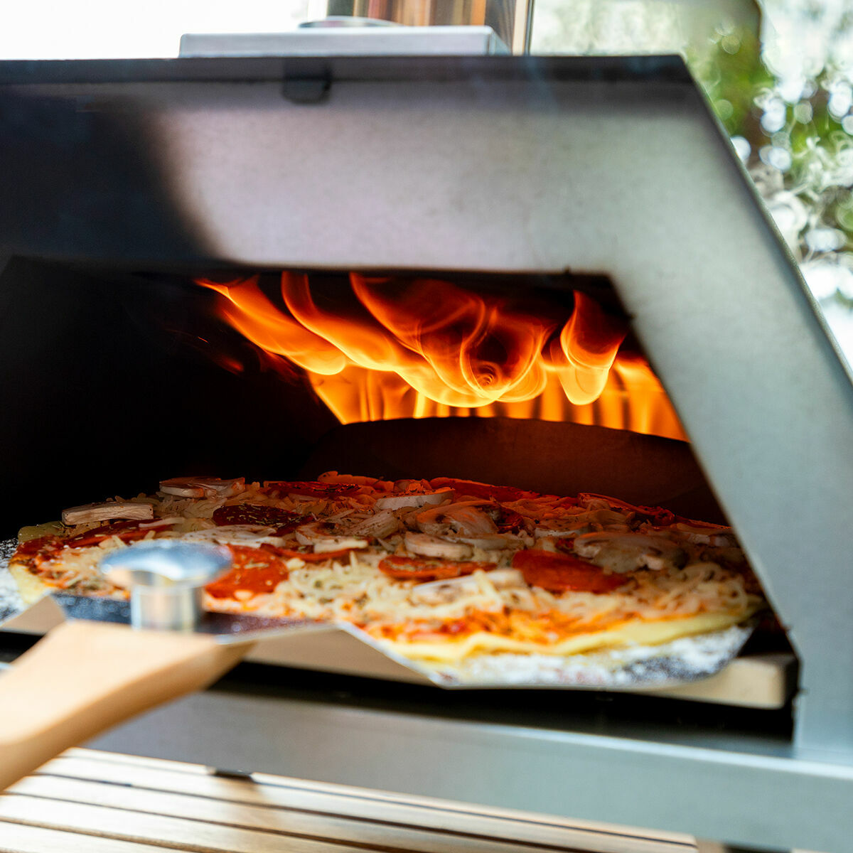 InnovaGoods Pelletofen Pizzahven für Pizza mit Zubehör und Pizzastein – Verpackung