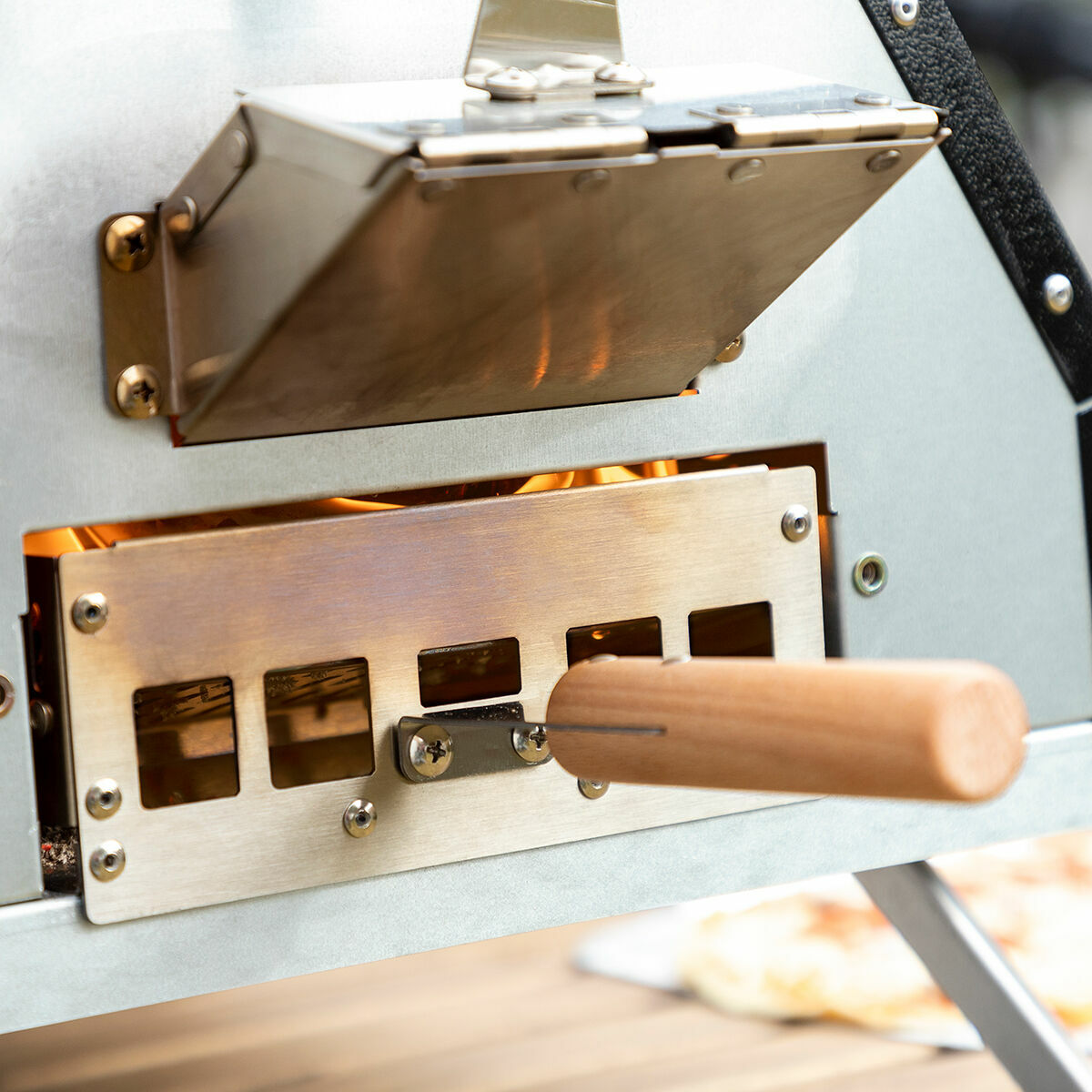 InnovaGoods Pelletofen Pizzahven für Pizza mit Zubehör und Pizzastein – Seitenansicht