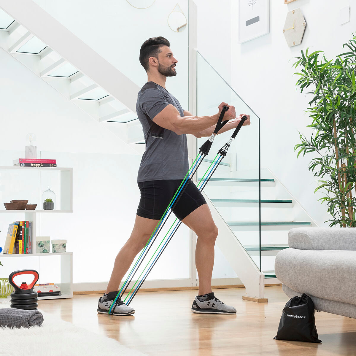 Klimmzugstation mit Widerstandsbändern und Fitnesszubehör von InnovaGoods – Verpackung