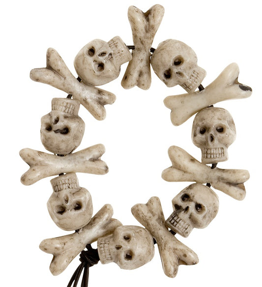 Schwarzes Armband mit weißen Totenköpfen und gekreuzten Knochen als Halloween Schmuck