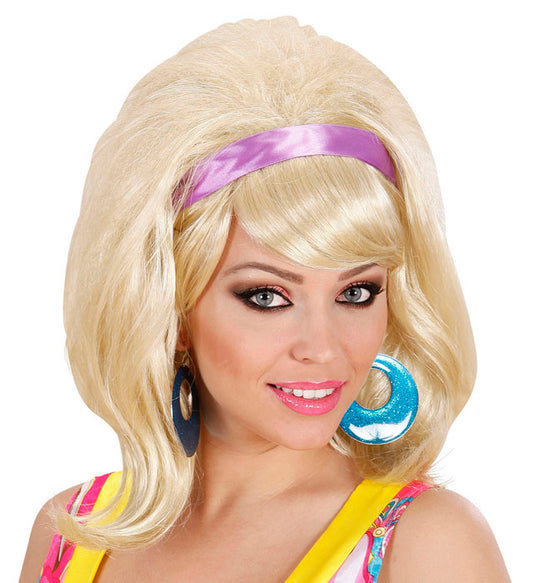 Blonde Perücke im Stil der 60er Jahre mit voluminösen Wellen