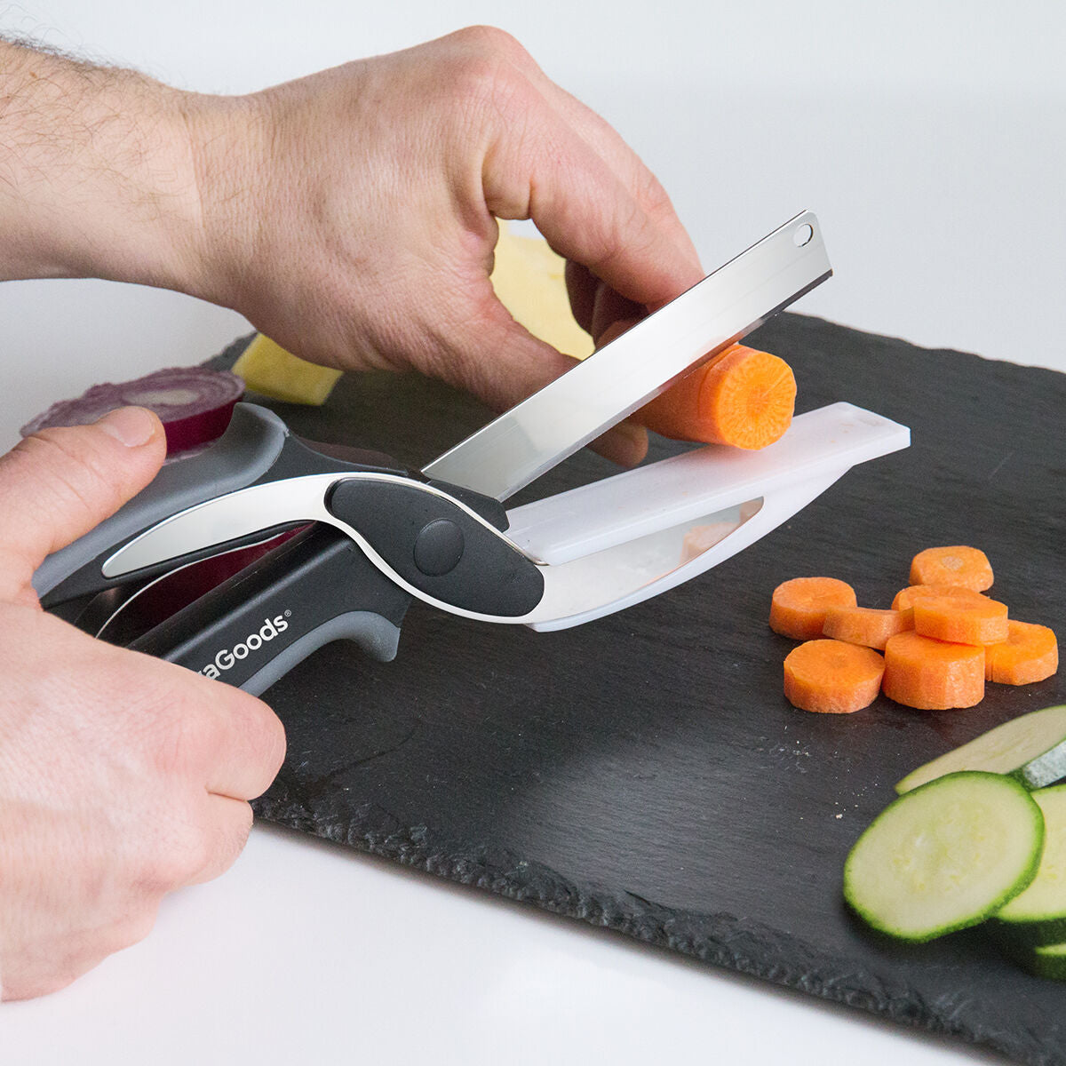 Scherenmesser Scible InnovaGoods mit integriertem Mini-Schneidebrett – Produktansicht