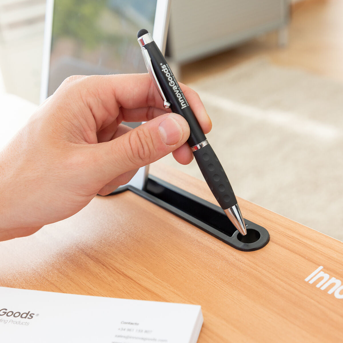 Mehrzweck-Klapptisch Muvisk von InnovaGoods in Braun und Weiss – Ansicht 8