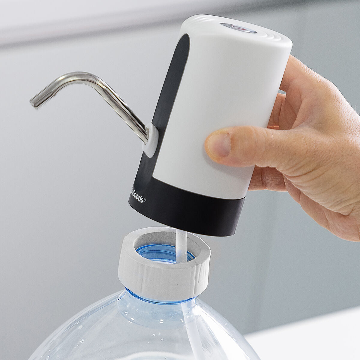 Automatischer wiederaufladbarer Wasserspender InnovaGoods für Kanister – Ansicht 7