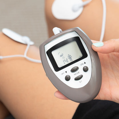 TENS-Elektrostimulator Becalm InnovaGoods mit Elektroden – Anwendungsansicht