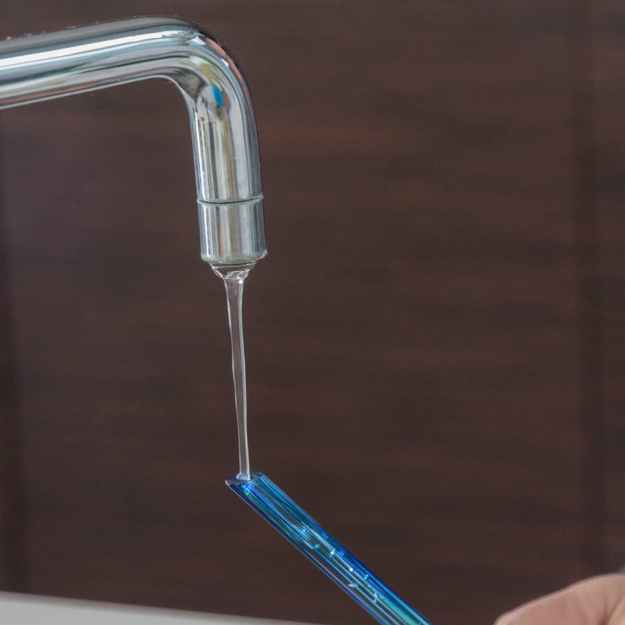 Aqua·Loon automatische Bewässerungsballons von InnovaGoods, 2 Stück, blaues Glas – Detailansicht