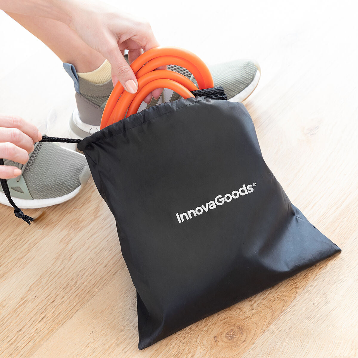 Bootrainer Fitnessgürtel mit Widerstandsbändern von InnovaGoods – Seitenansicht