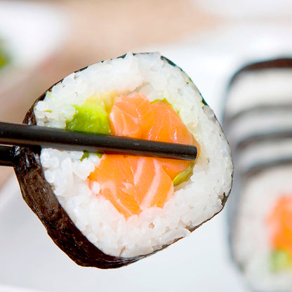 InnovaGoods Suzooka Sushi-Set mit Form, Reislöffel und Silikonmatte – Anwendungsansicht