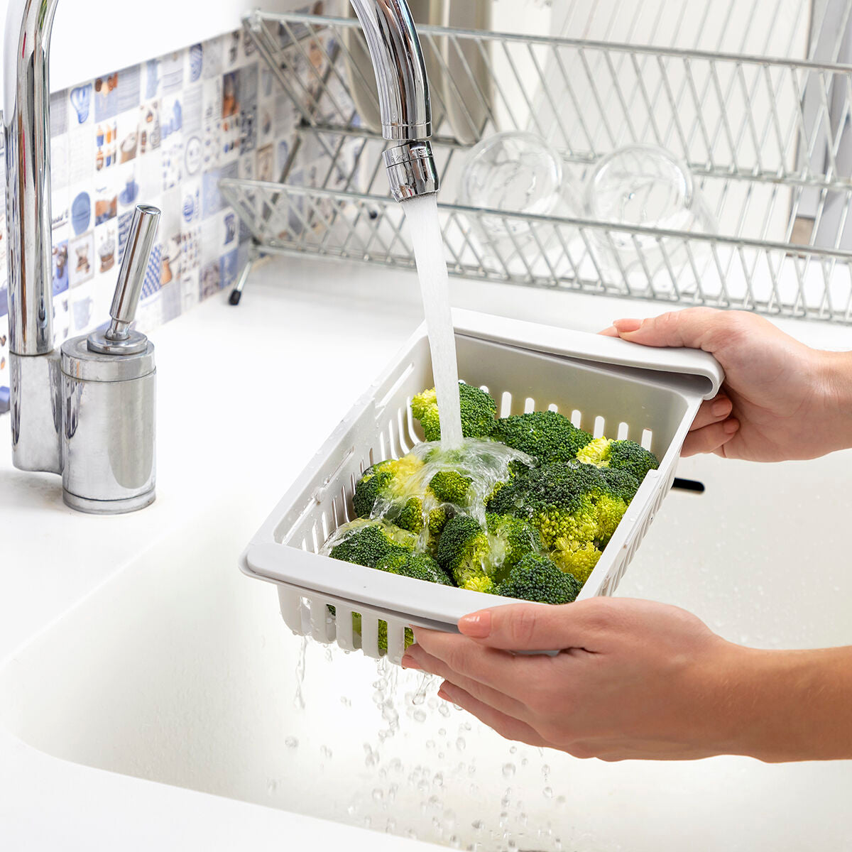 Einstellbarer Kühlschrank-Organizer Friwer von InnovaGoods im 2er-Set – Anwendungsansicht