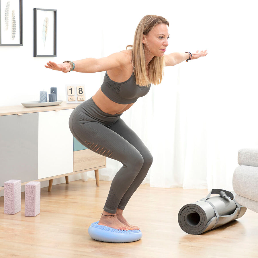 Blaues Cushport Gleichgewichtskissen mit Pumpe von InnovaGoods – Produktansicht