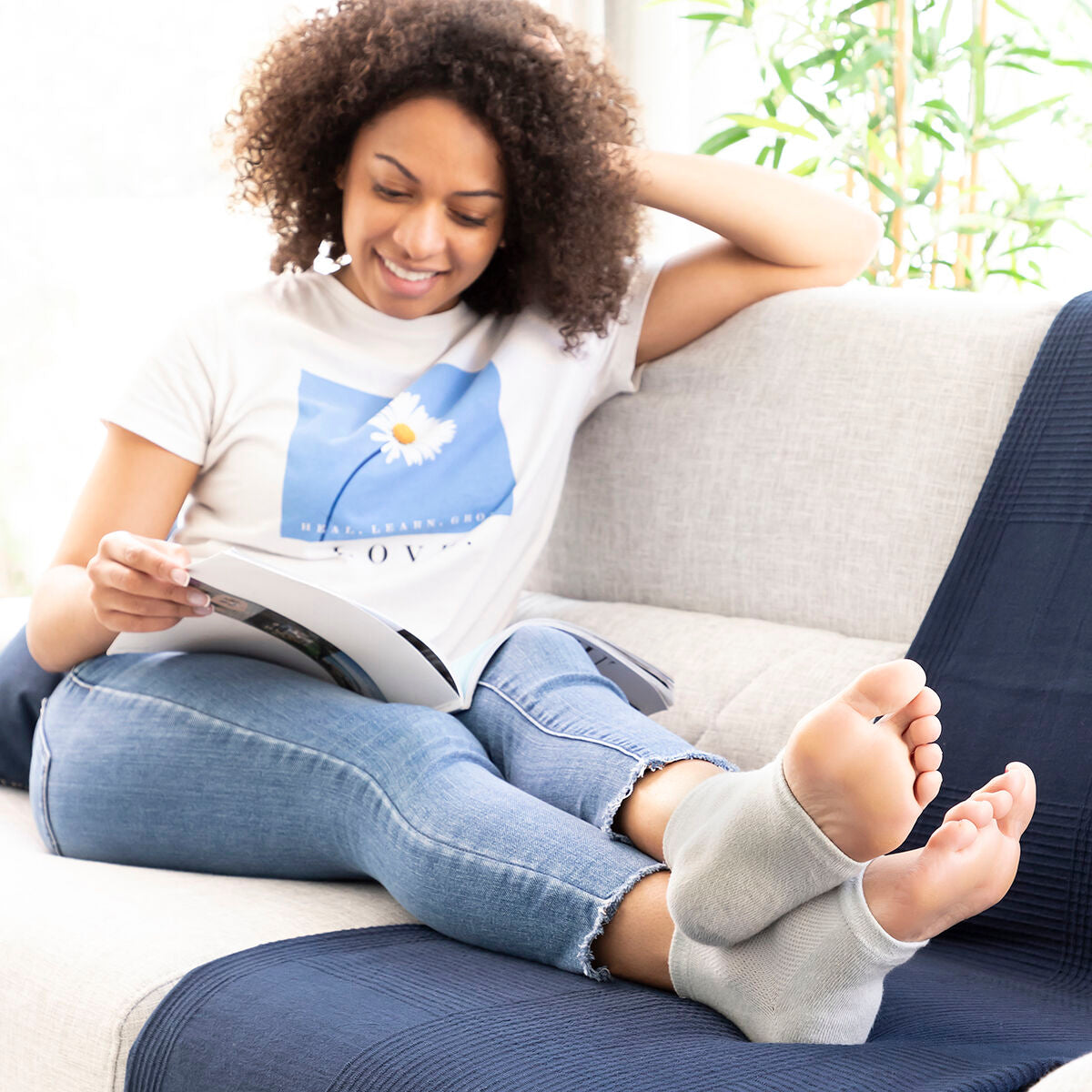 Feuchtigkeitsspendende Fersensocken mit Gel-Pads in Grau von InnovaGoods – Ansicht 7