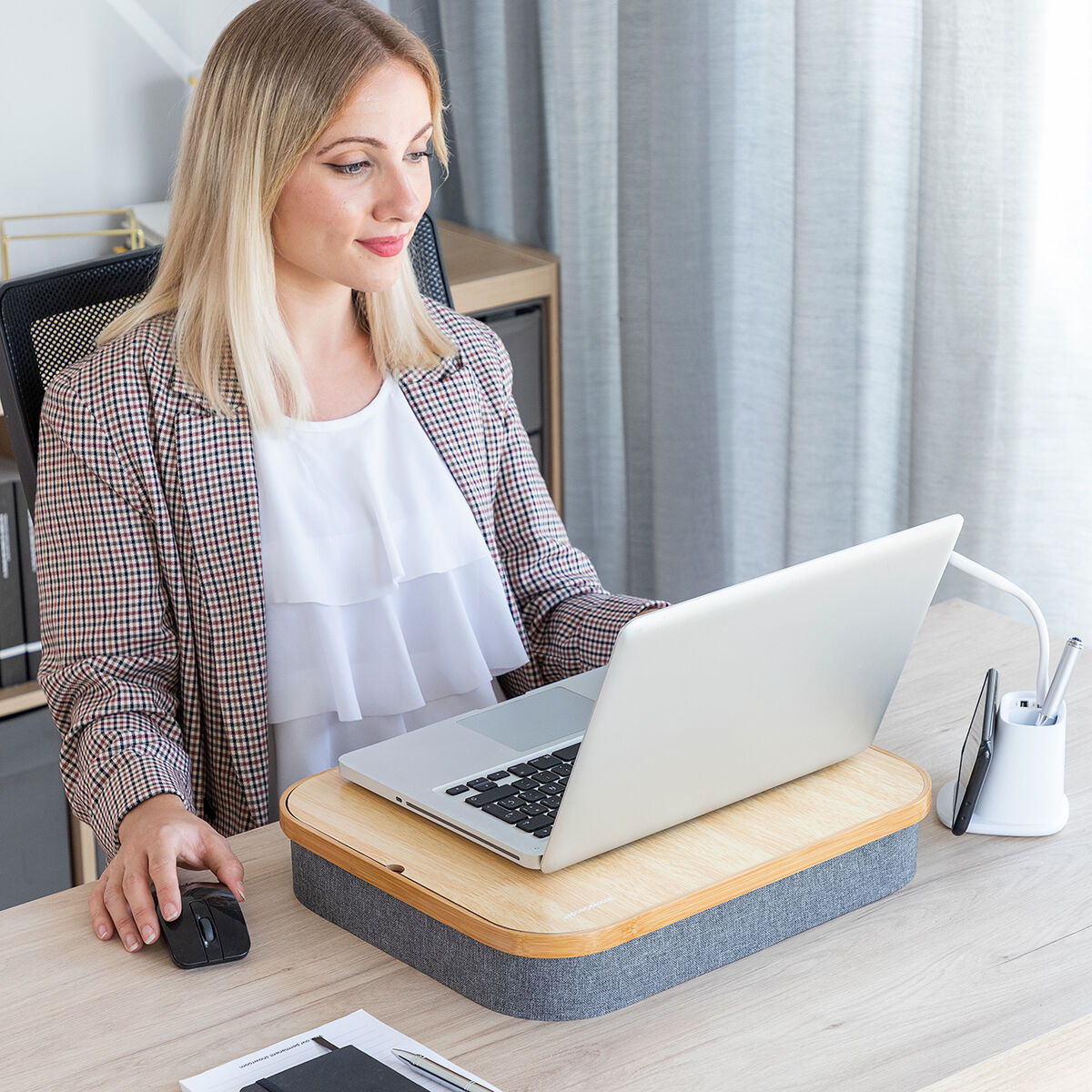 Tragbare Laptop-Unterlage Larage mit Ablagefach von InnovaGoods – Rückansicht