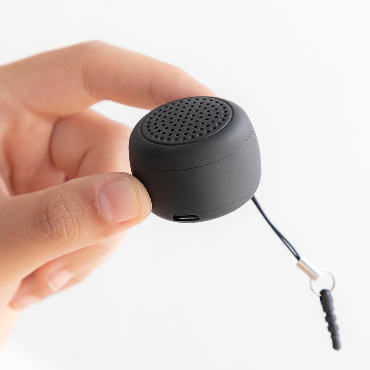 Wiederaufladbarer tragbarer Mini-Bluetooth-Lautsprecher Miund von InnovaGoods in Schwarz – Ansicht 7