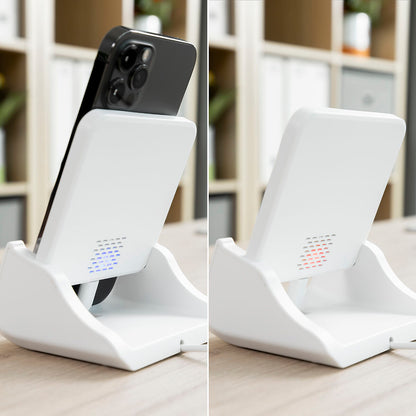 Kabelloses Multipositions-Ladegerät Pomchar mit Handyhalterung von InnovaGoods – Anwendungsansicht