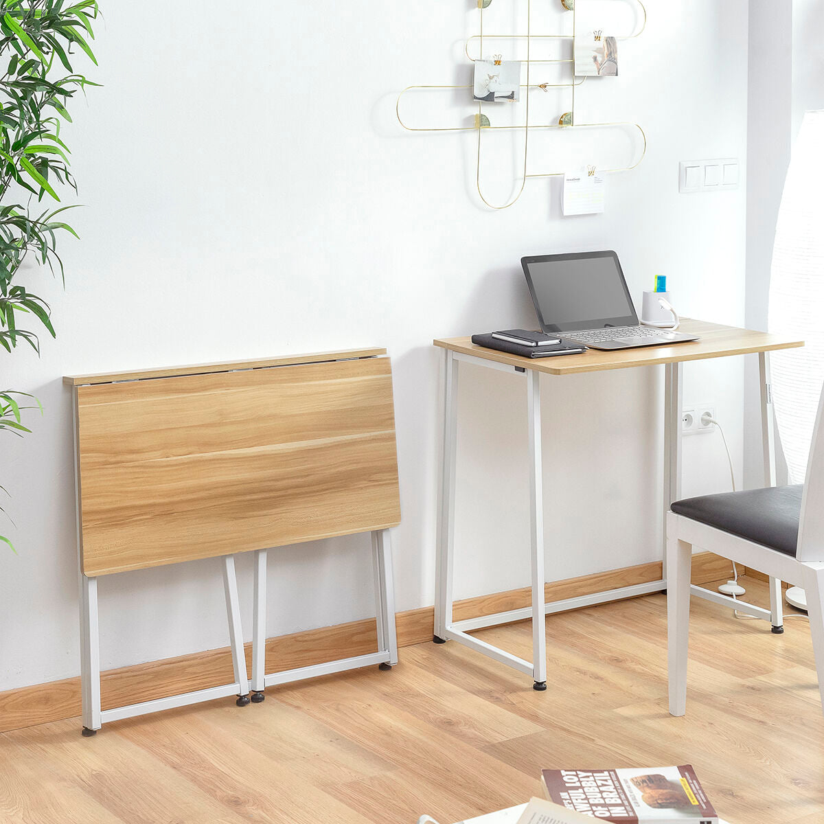 Klappschreibtisch Dolenkaf von InnovaGoods in Beige und Weiss – Anwendungsansicht