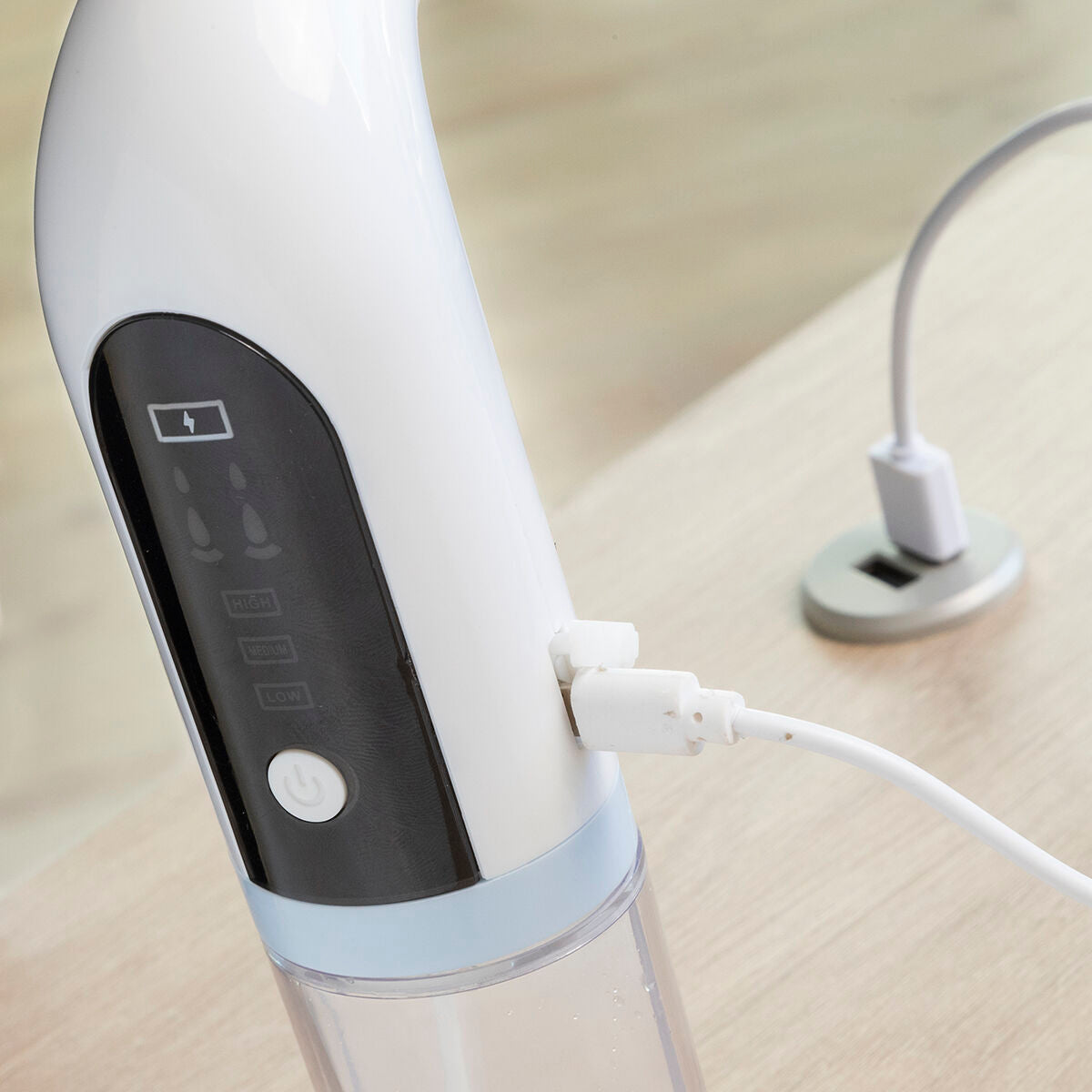 Wiederaufladbarer Hydro-Gesichtsreiniger Hyser von InnovaGoods mit Aufsätzen und Wassertank – Seitenansicht