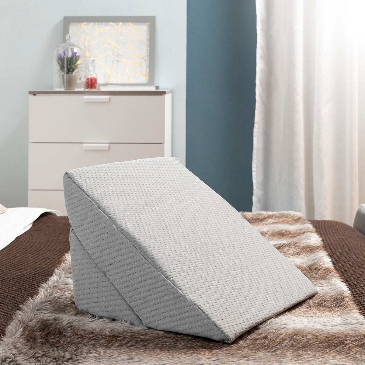 Dreieckiges Multi-Positions-Doppelkeil-Kissen Threllow von InnovaGoods in Grau – Ansicht 7