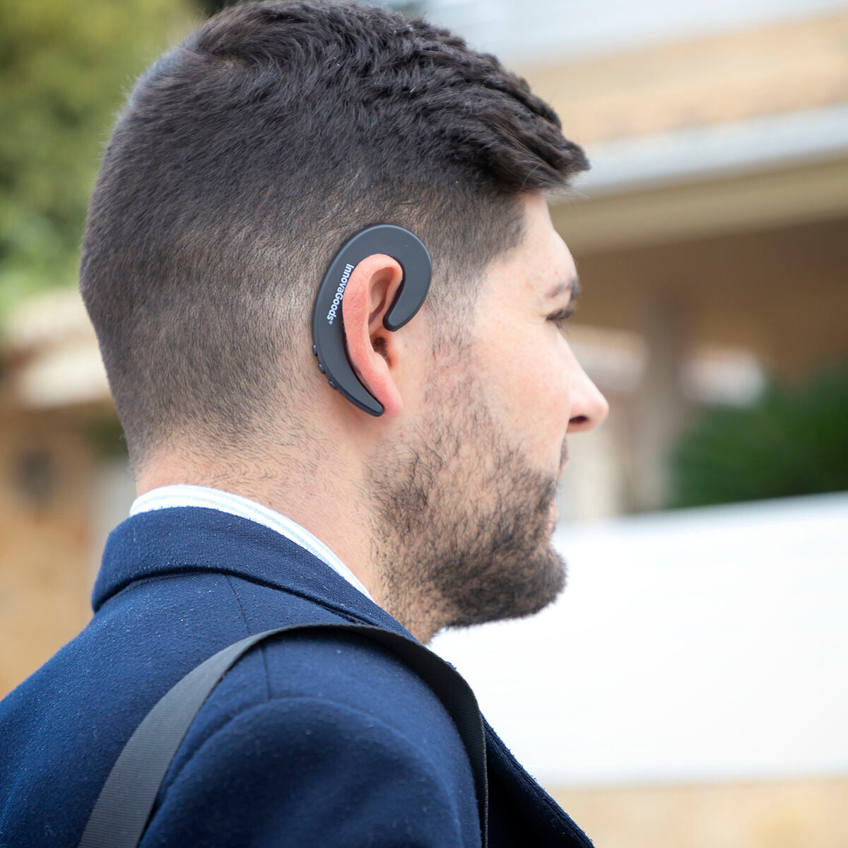 Schwarzer Cearser Open-Ear-Bluetooth-Kopfhörer von InnovaGoods – Produktansicht