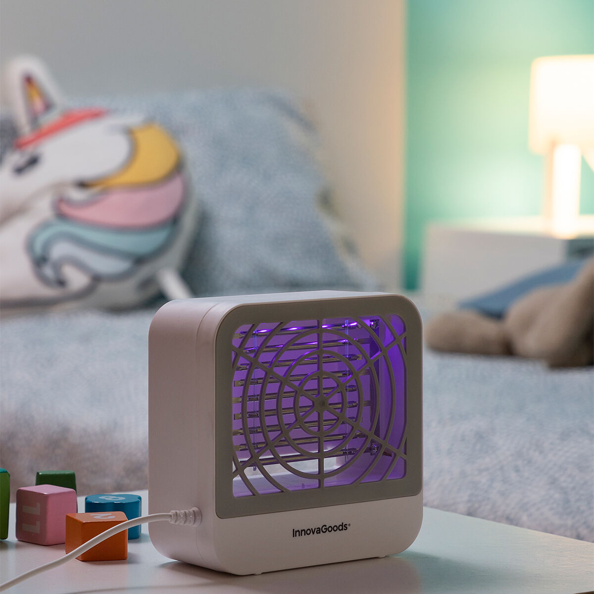 InnovaGoods Anti-Mücken-Lampe KL Box mit Wandaufhänger und USB-Kabel – Rückansicht