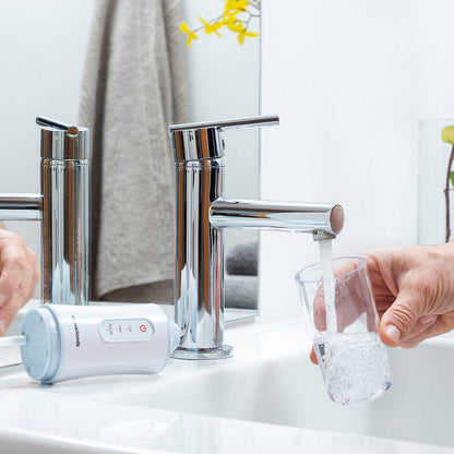Tragbare wiederaufladbare Munddusche Denter von InnovaGoods – Anwendungsansicht