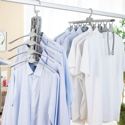 Mehrfach-Kleiderbügel 8-in-1 Spavver von InnovaGoods in Grau – Anwendungsansicht