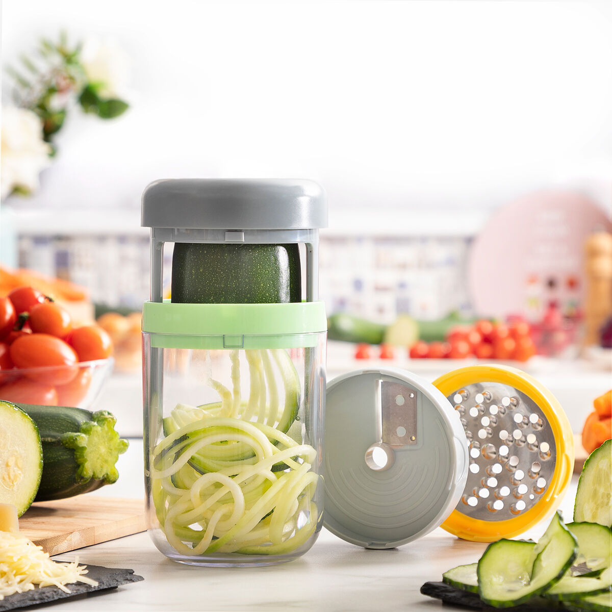 Vigizer Gemüse-Spiralschneider und Reibe von InnovaGoods – Produktansicht