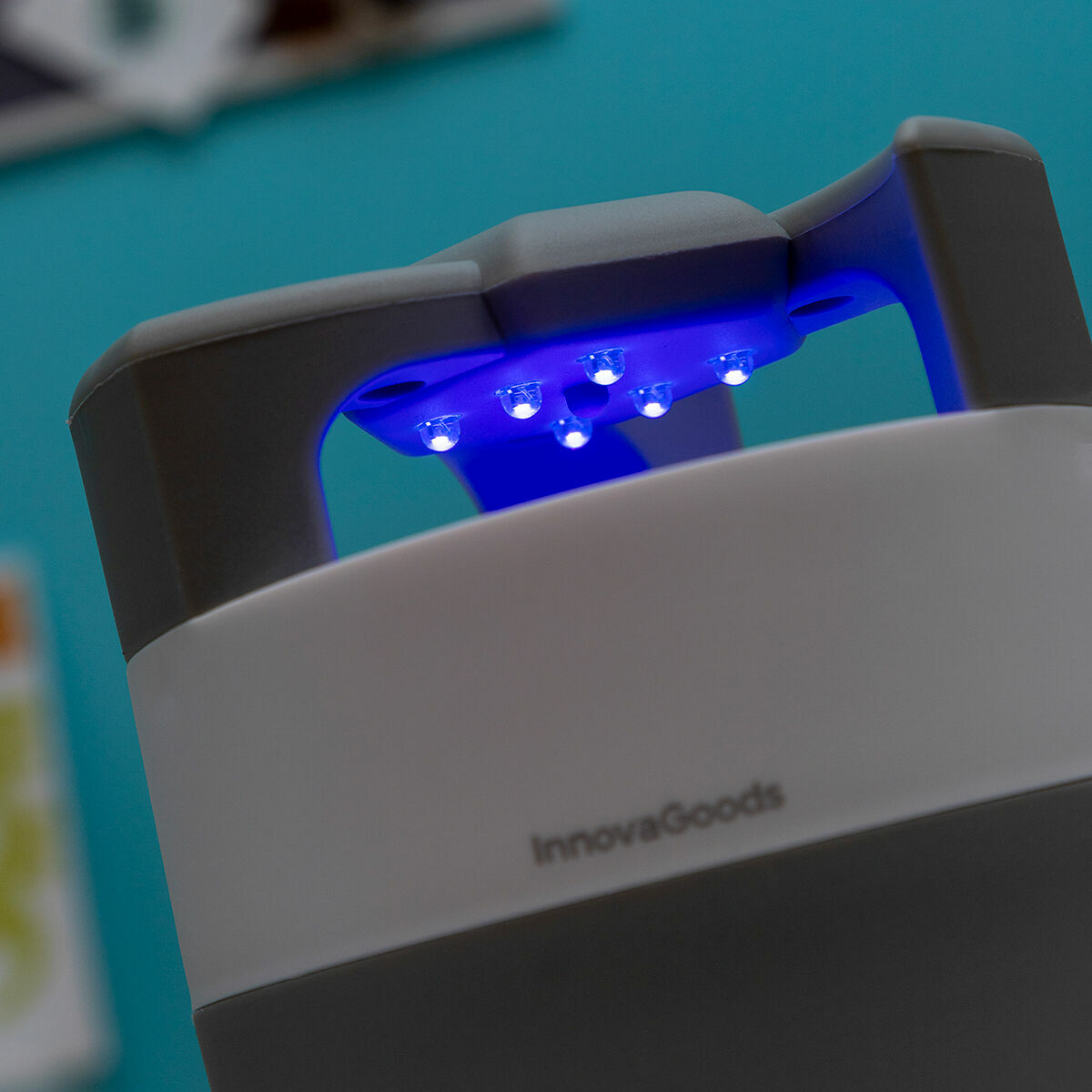 Anti-Mücken-Sauglampe KL Silen von InnovaGoods mit UV-LEDs und USB-Anschluss – Anwendungsansicht