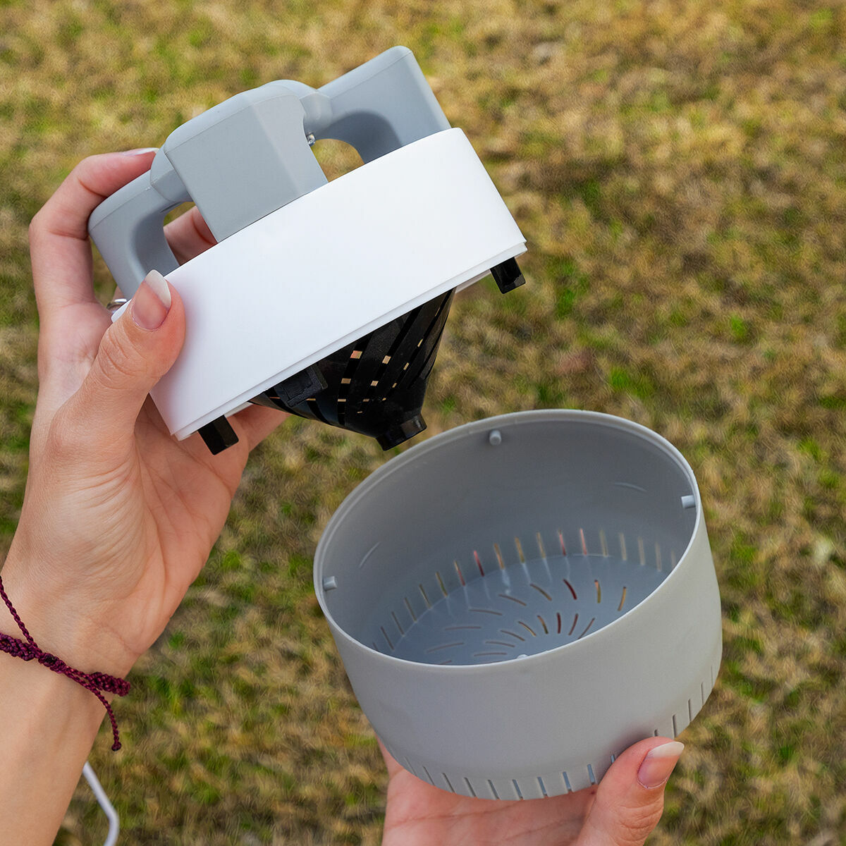 Anti-Mücken-Sauglampe KL Silen von InnovaGoods mit UV-LEDs und USB-Anschluss – Seitenansicht