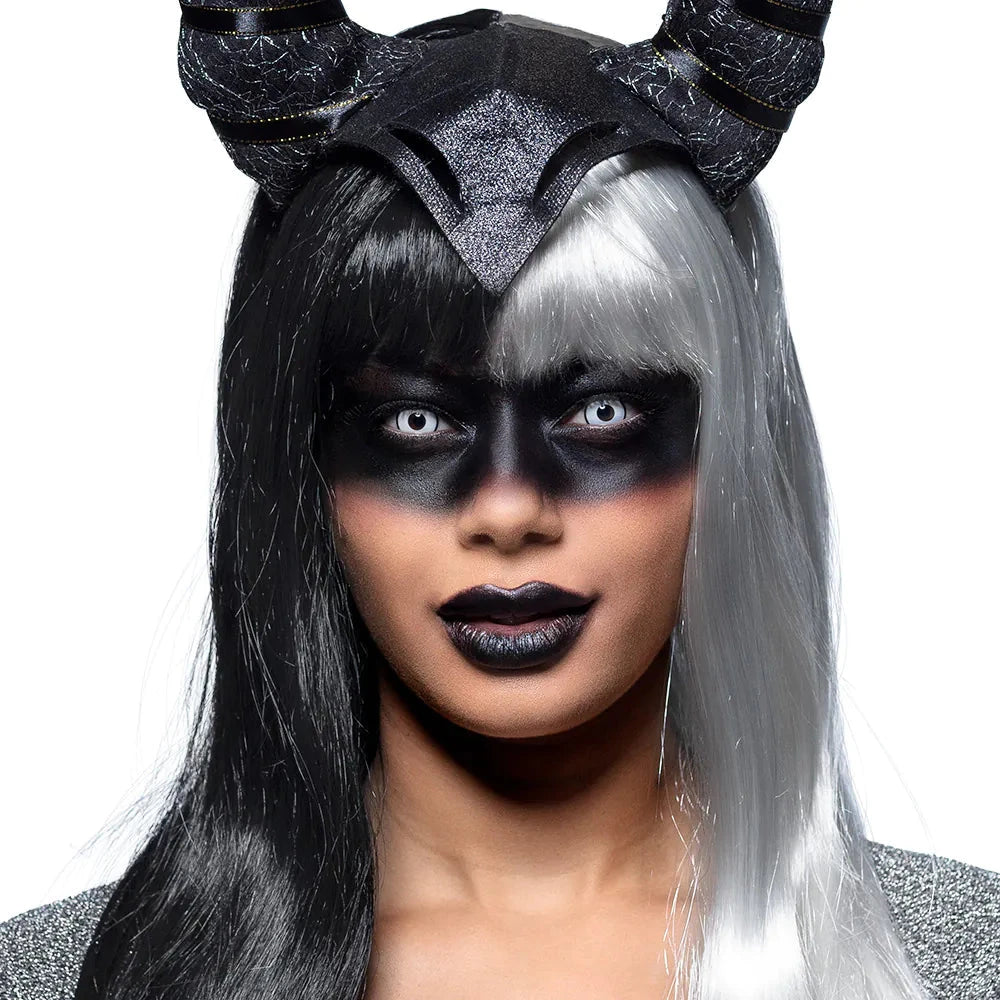 Weiße Kontaktlinsen mit opakem Design, ideal für Halloween oder Karneval.