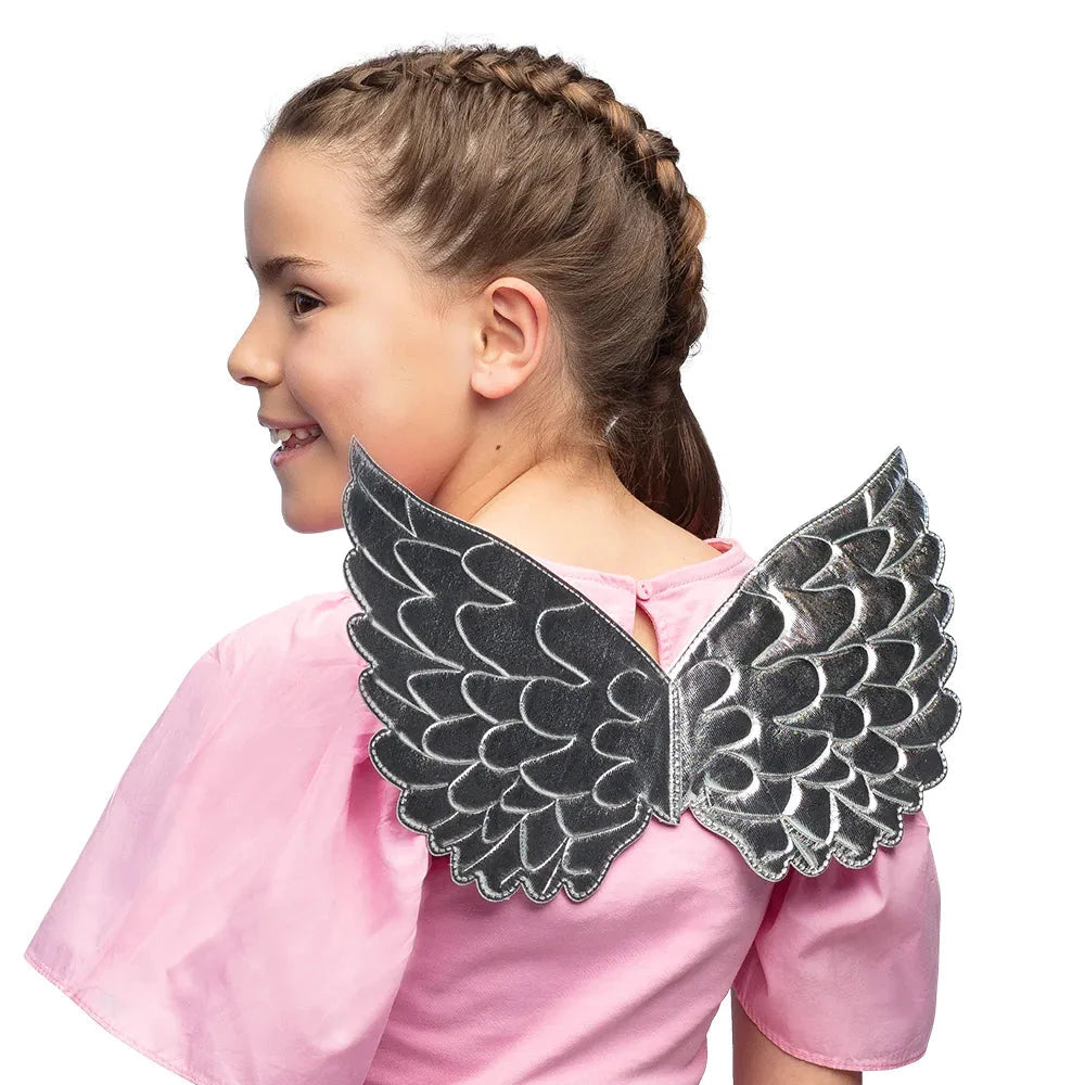 Silberne Engelflügel für Kinder, 23 x 45 cm, mit weichem Tragegurt und schimmerndem Effekt.