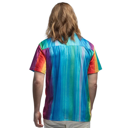 Locker geschnittenes Herrenhemd mit bunten Regenbogenstreifen und pinkem Flamingo-Motiv