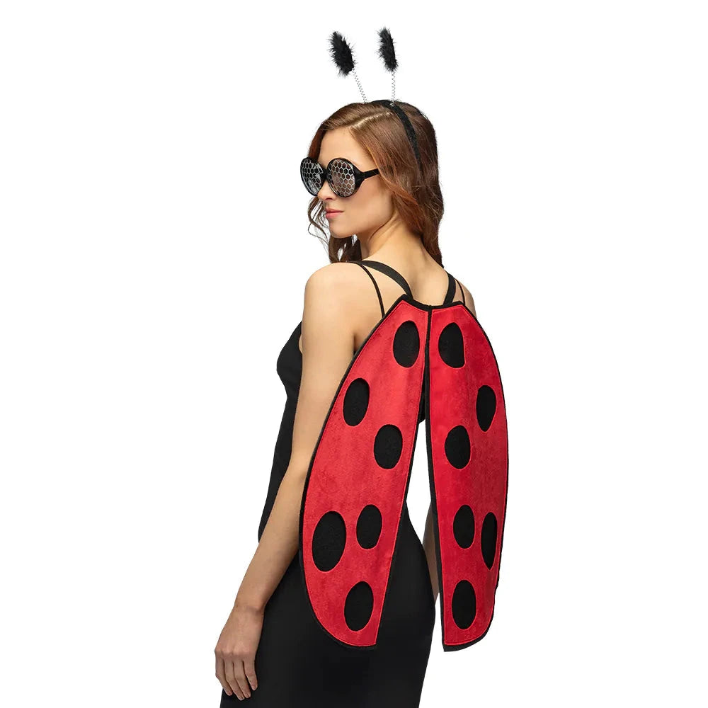 Rotes Marienkäfer-Kostüm mit schwarzen Punkten, Flügeln, Haarreif und Brille für Erwachsene.
