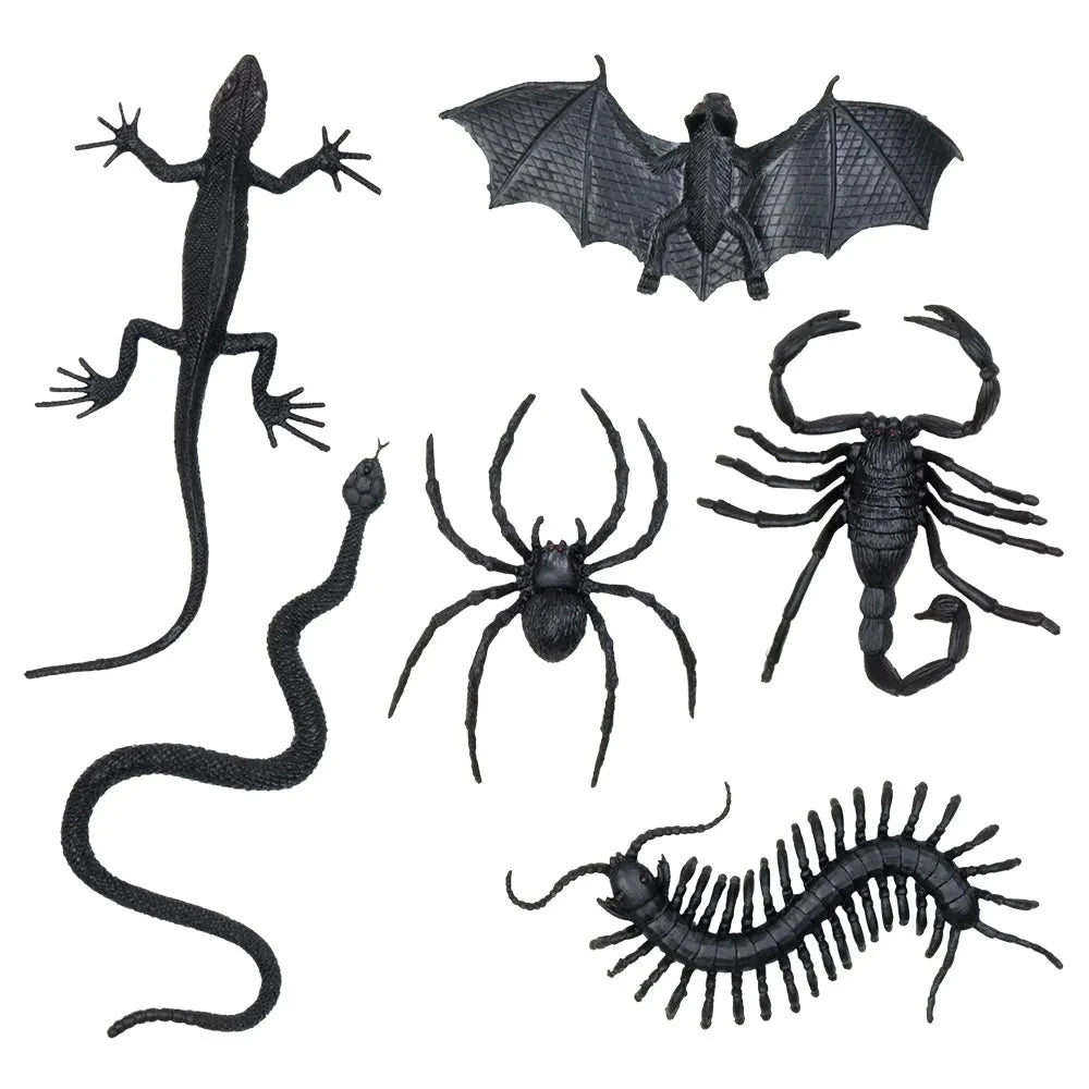 6 schwarze Kunststofffiguren von gruseligen Tieren: Eidechse, Fledermaus, Spinne, Skorpion, Schlange, Tausendfüßler.