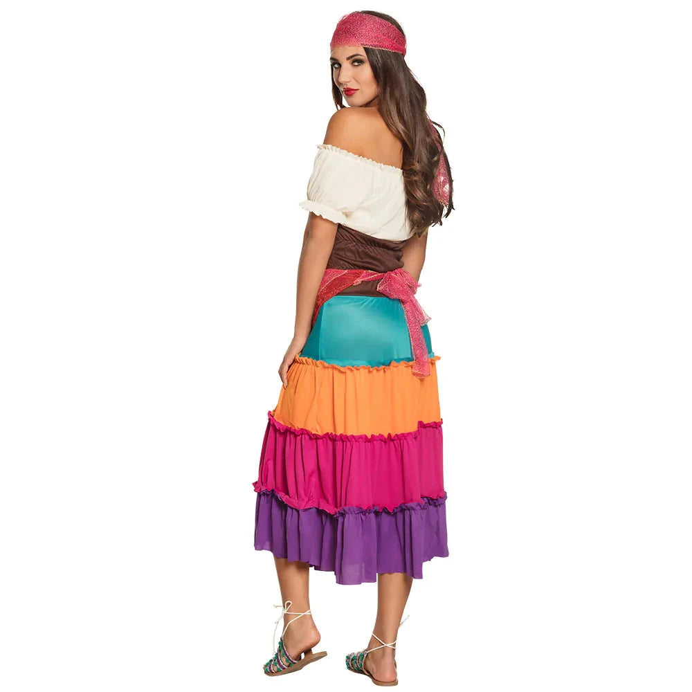 Damenkostüm in buntem Satin mit asymmetrischem Saum, Bandana und goldenem Gürtel.