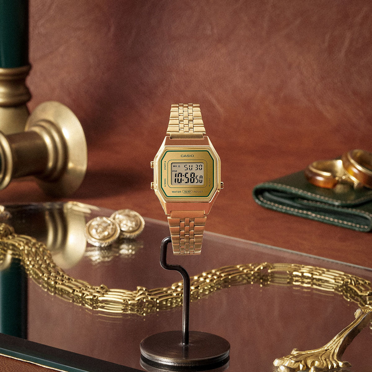 CASIO COLLECTION & VINTAGE ICONIC - GOLD LA680WEGV-9AEF Multifunction Armbanduhr 28 mm Gold – Detailansicht