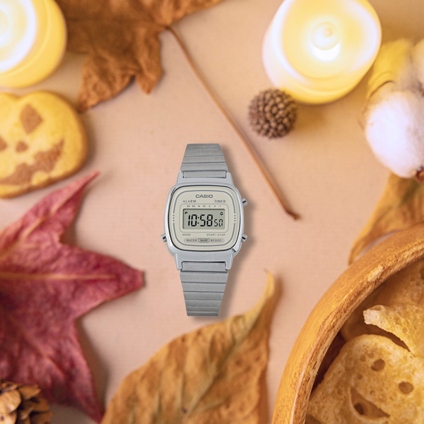 CASIO COLLECTION & VINTAGE ICONIC MINI STEEL - CREAM LA670WEA-8AEF Multifunction Damen Armbanduhr 25 mm – Seitenansicht