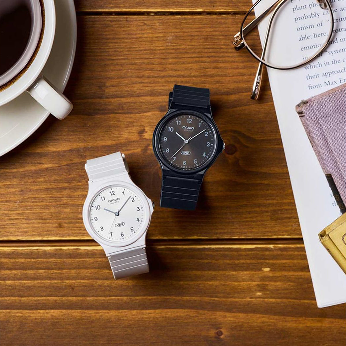 CASIO COLLECTION & VINTAGE POP - WHITE MQ-24B-7BEF Only Time Armbanduhr 35 mm Weiss – Seitenansicht