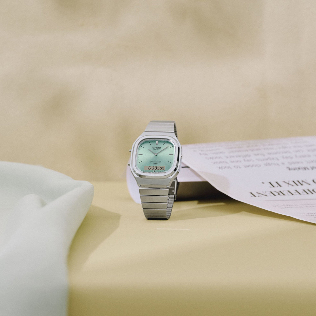 CASIO VINTAGE EDGY ROUNDED SQUARE - BLUE AQ-240E-2AEF Dual Time - Armbanduhr 36 mm Blau ansicht-5