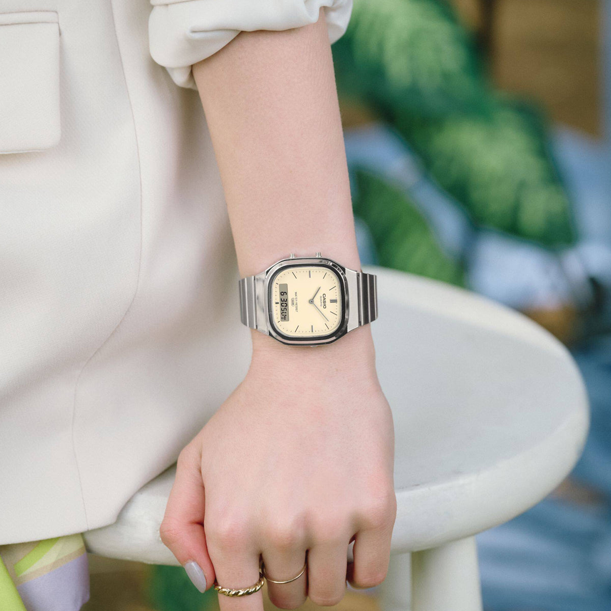 CASIO VINTAGE EDGY ROUNDED SQUARE - SILVER AQ-240E-7A2EF Dual Time - Armbanduhr 36 mm Silber ansicht-4