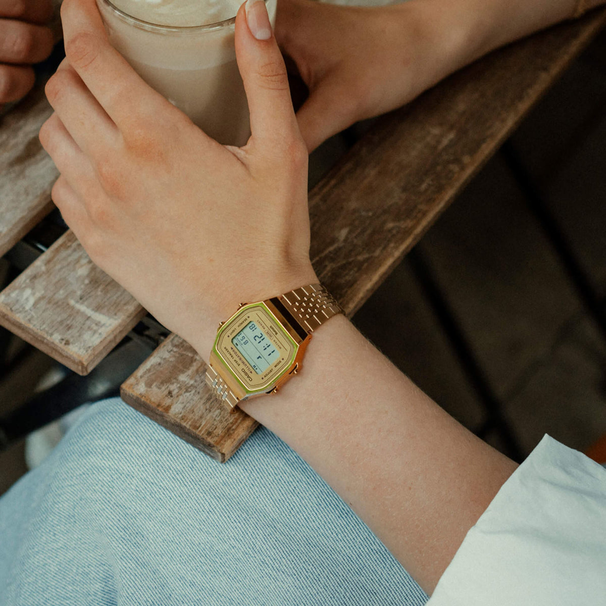 CASIO VINTAGE Mod. BLUETOOTH® SMARTPHONE LINK - GOLD - built-in accelerometer senses body movements + steps counter - GOLD ABL-100WEG-9AEF Multifunction - Armbanduhr 38 mm Blau ansicht-4
