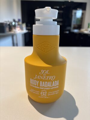 Sol de Janeiro Cheirosa 62 Body Badalada Vitamin-Infused Lotion 400 ml