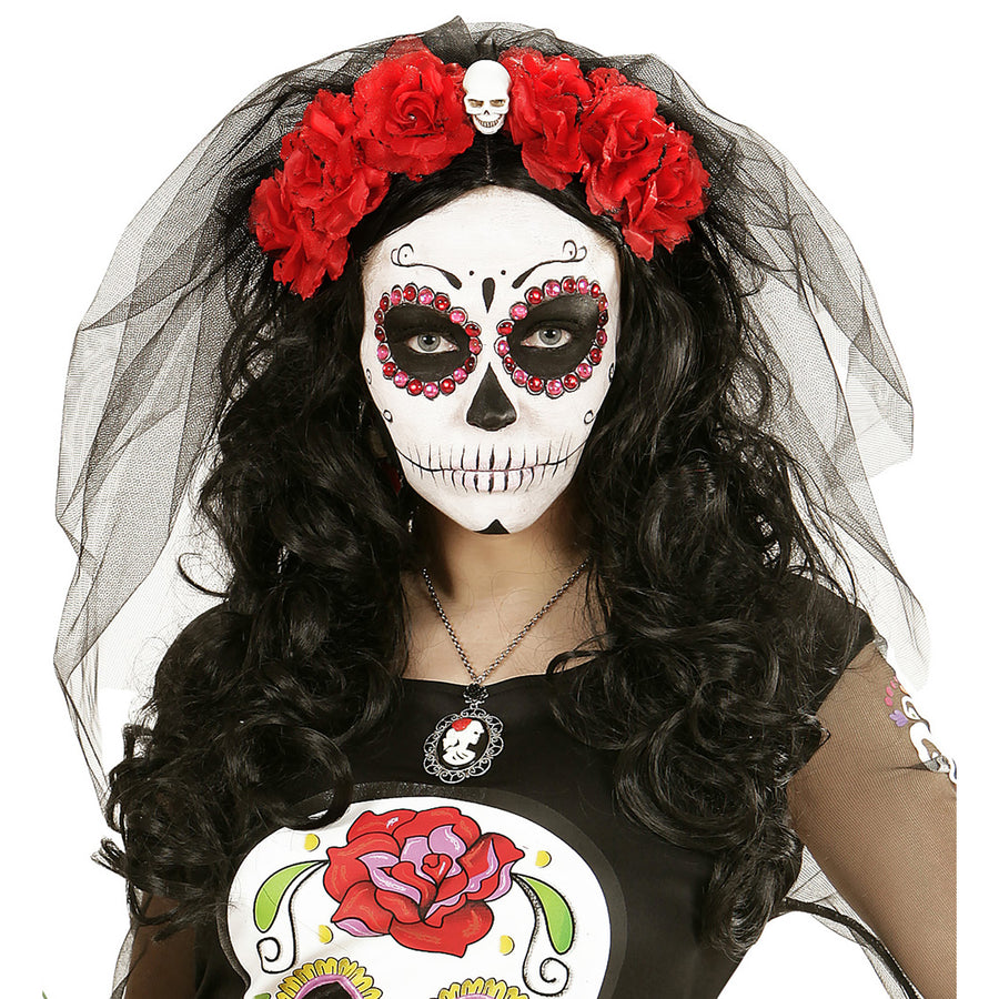 "HAARREIF MIT 6 ROTEN ROSEN, TOTENKOPF UND SCHLEIER" – Detailansicht