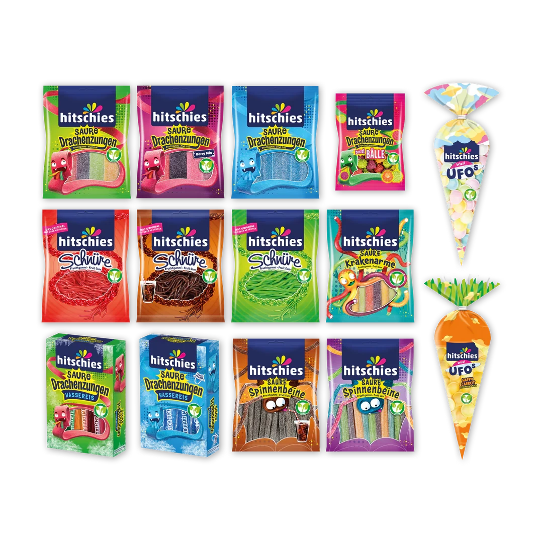 Buntes veganes Bündel mit Fruchtgummi in verschiedenen Farben und Wassereis in Beuteln