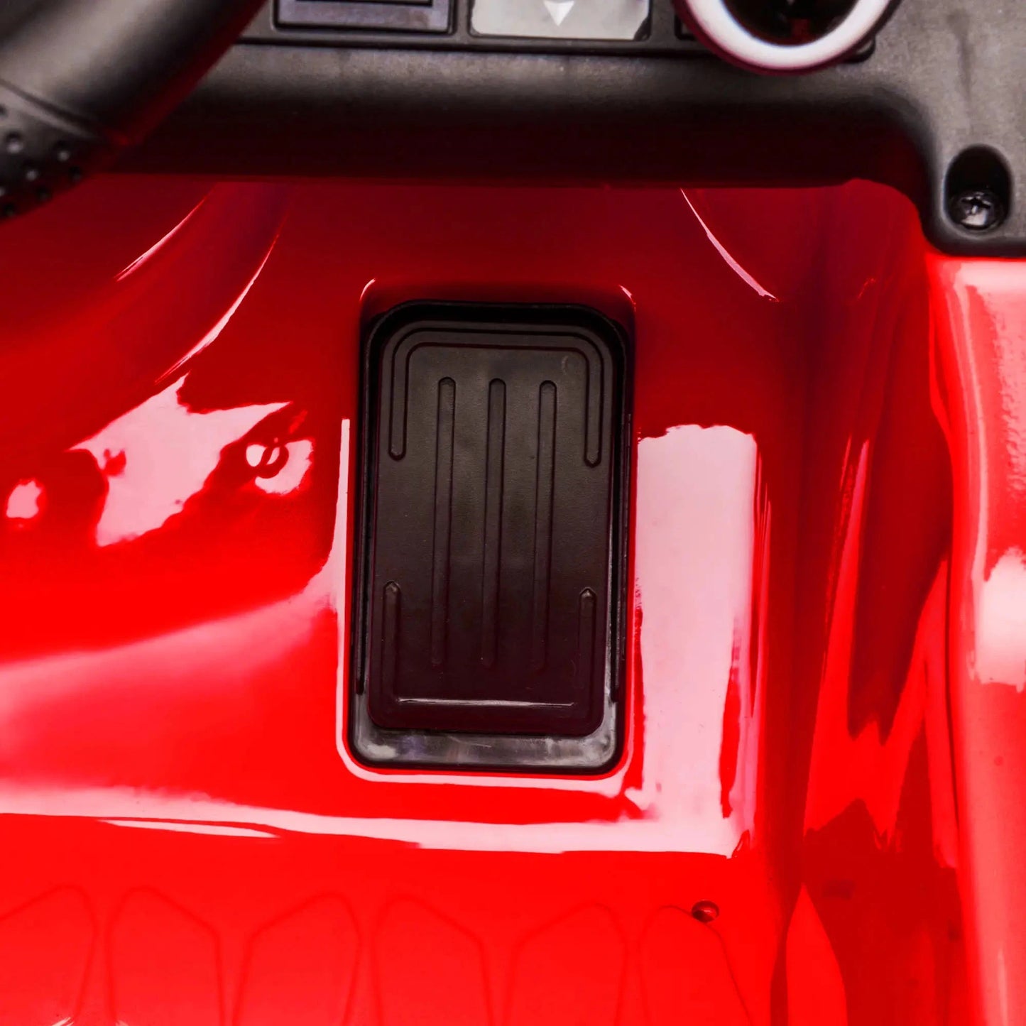 Rotes Mercedes SLC 300 Cabrio Elektroauto für Kinder mit LED-Scheinwerfern und Musikfunktion.