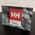 PoS MATERIAL HELLY HANSEN HH Showcard Alive Sea Small Unisex Armbanduhr – Detailansicht