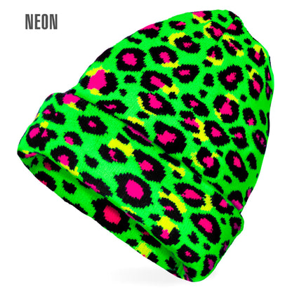 "MÜTZE BEANIE NEON GRÜNES LEOPARDENMUSTER" Wolloptik – Vorderansicht