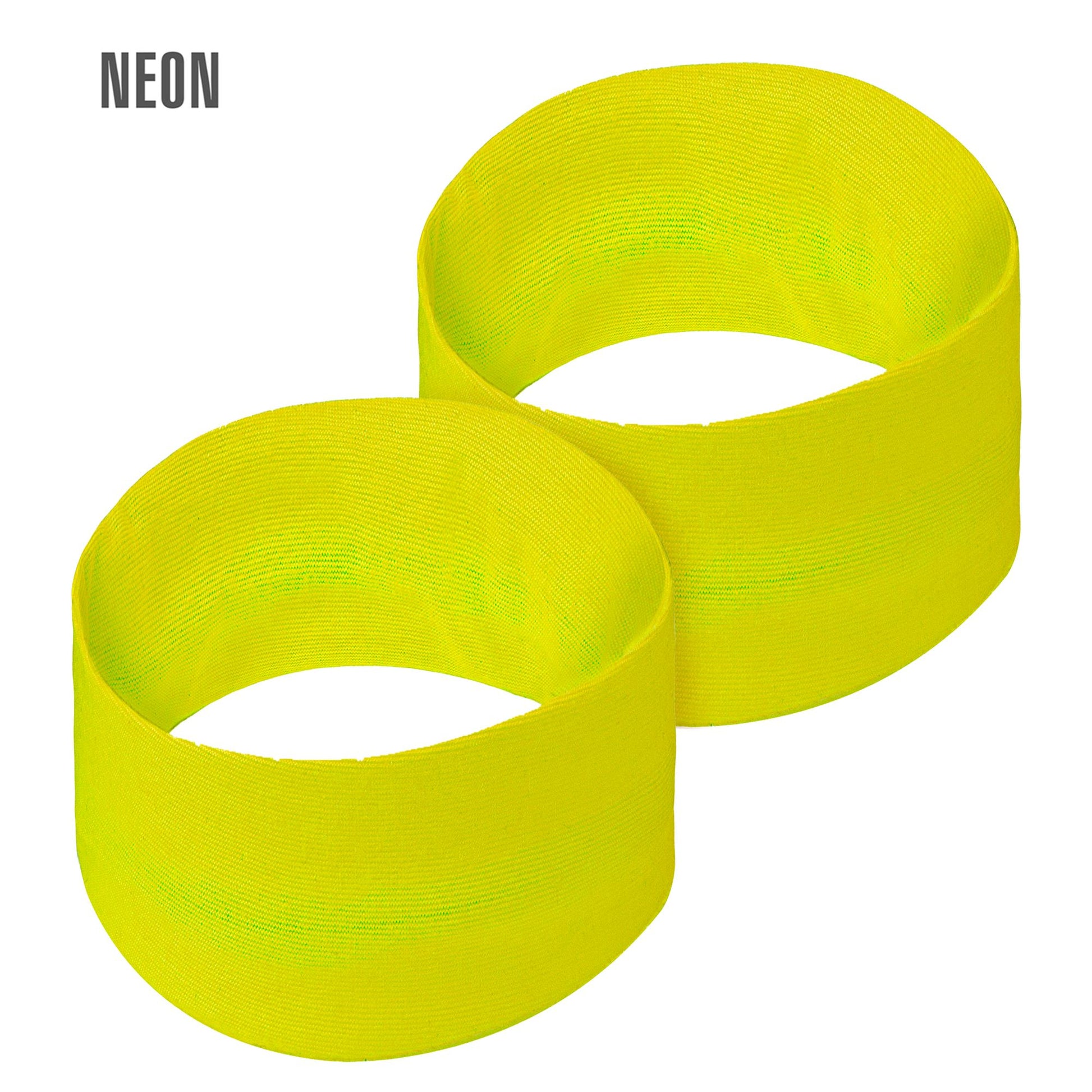 Paar "NEON GELBE ARMBÄNDER" – Vorderansicht