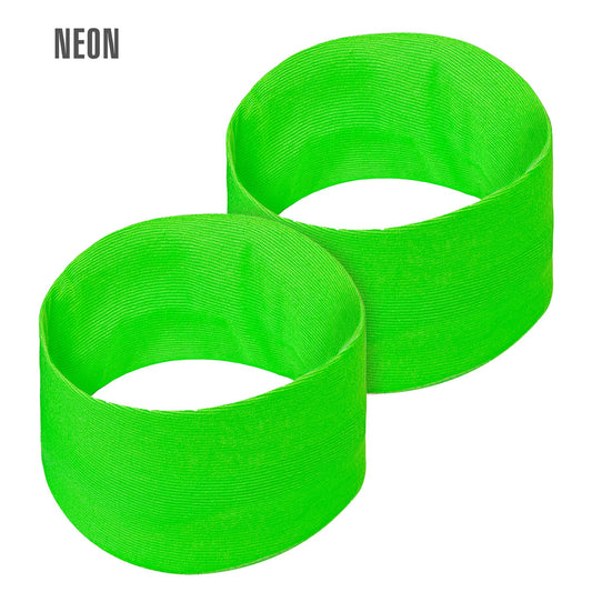Paar "NEON GRÜNE ARMBÄNDER" – Vorderansicht